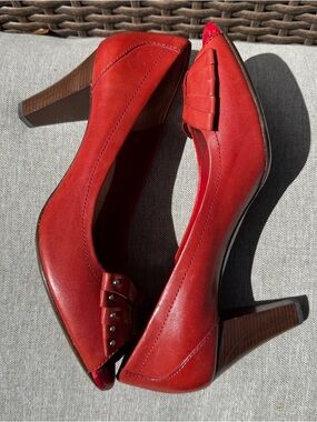 Naturalizer Women’s Red Leather High Heels Decorative Bow Size 11 vintage glam